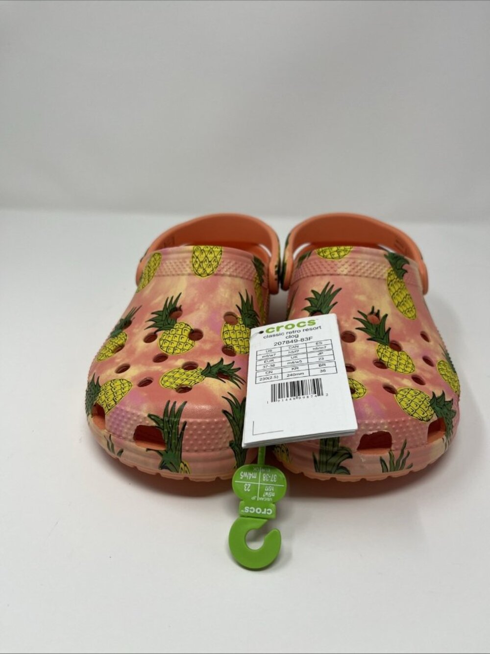 Crocs CLASSIC RETRO RESORT CLOG Pineapple Womens 7 Papaya / Multi